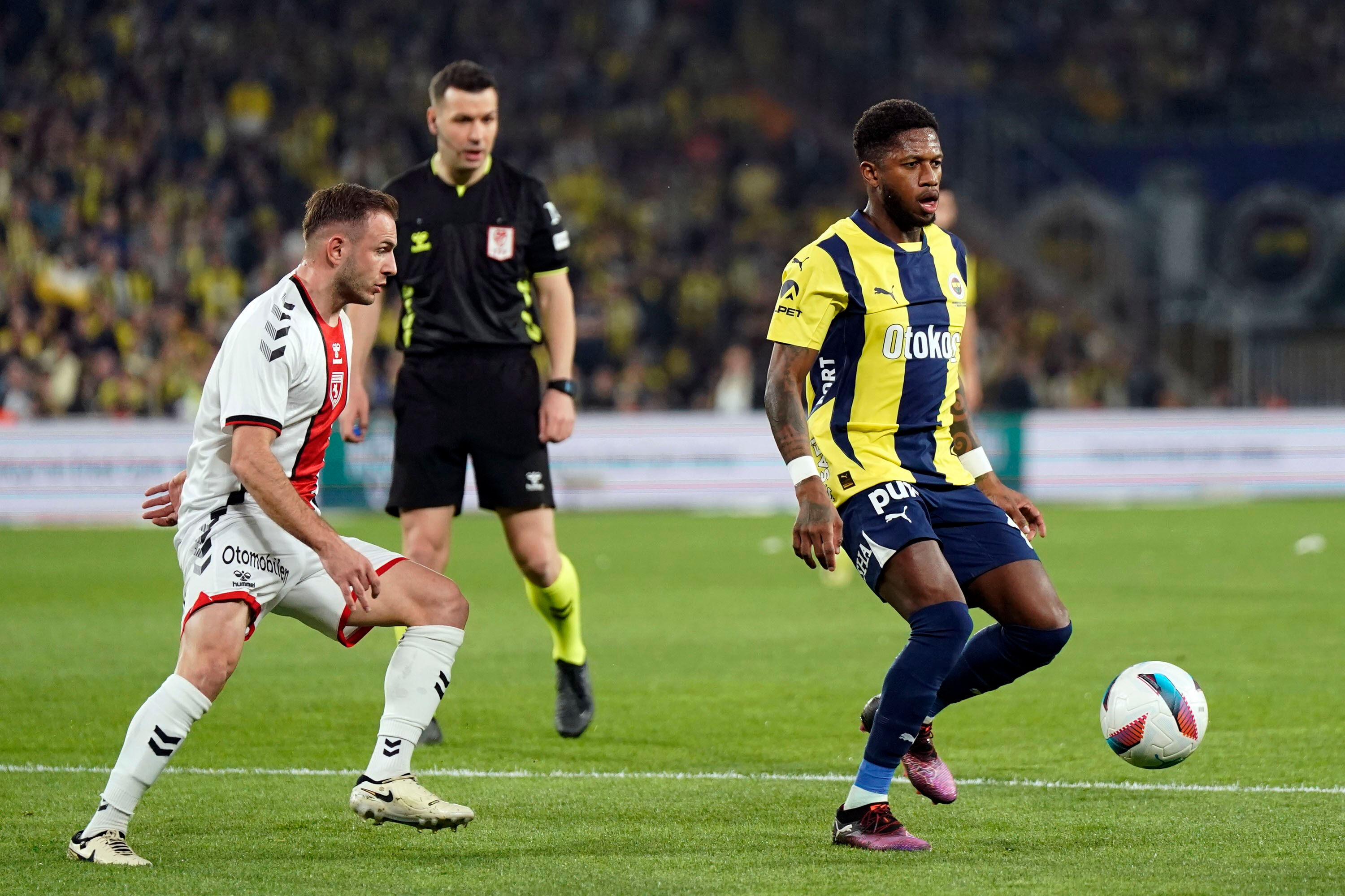 Darbe üstüne darbe! Fenerbahçe ligde de ağır yaralı Fenerbahçe, zirve mücadelesinde ağır yaralı! - 3. Resim