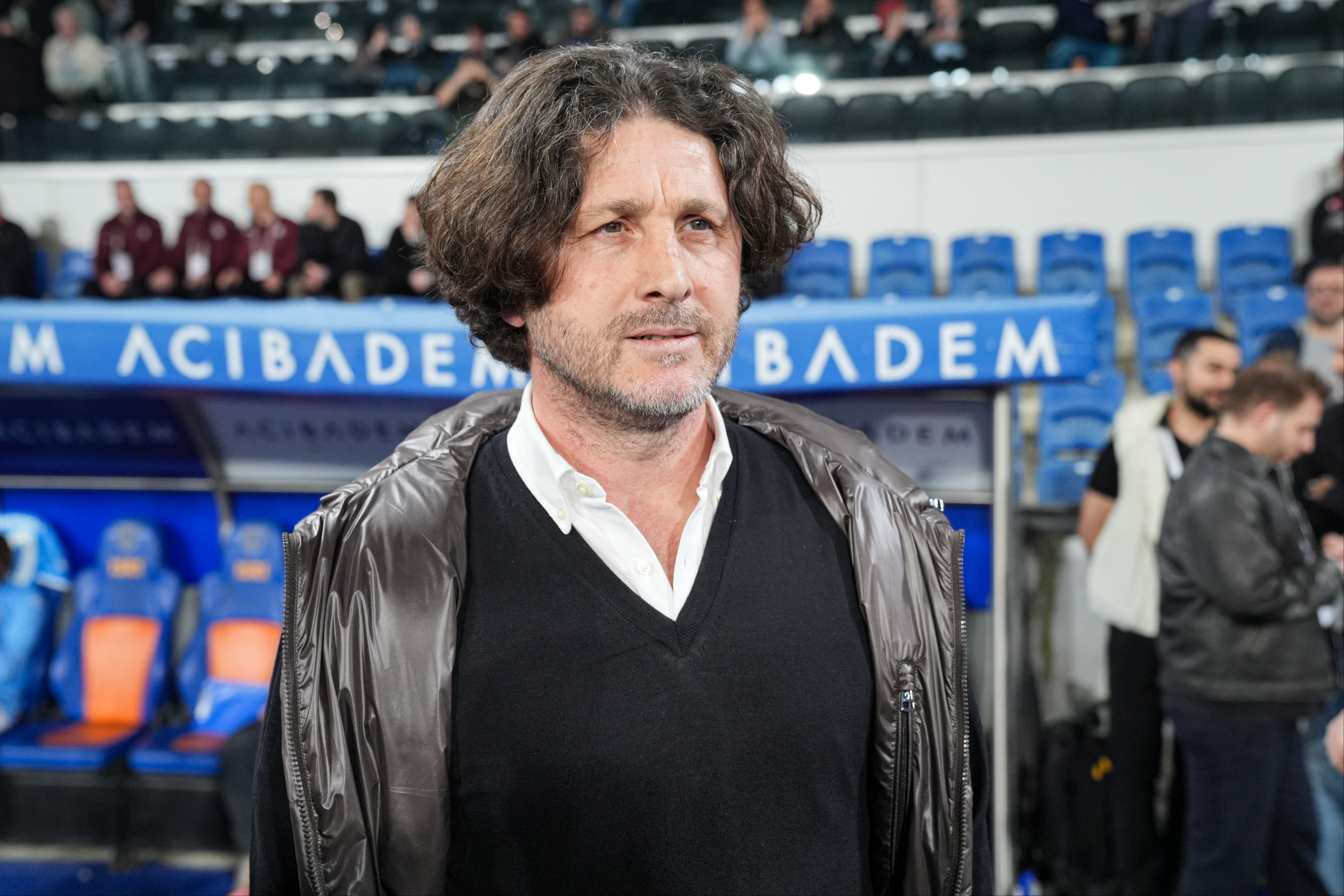 Hoş geldin hocam... Fatih Tekke ilk maçında Trabzonspor’a deplasman siftahı yaptırdı Hoş geldin hocam... Fatih Tekke ilk maçında Trabzonspor’a deplasman siftahı yaptırdı - 1. Resim