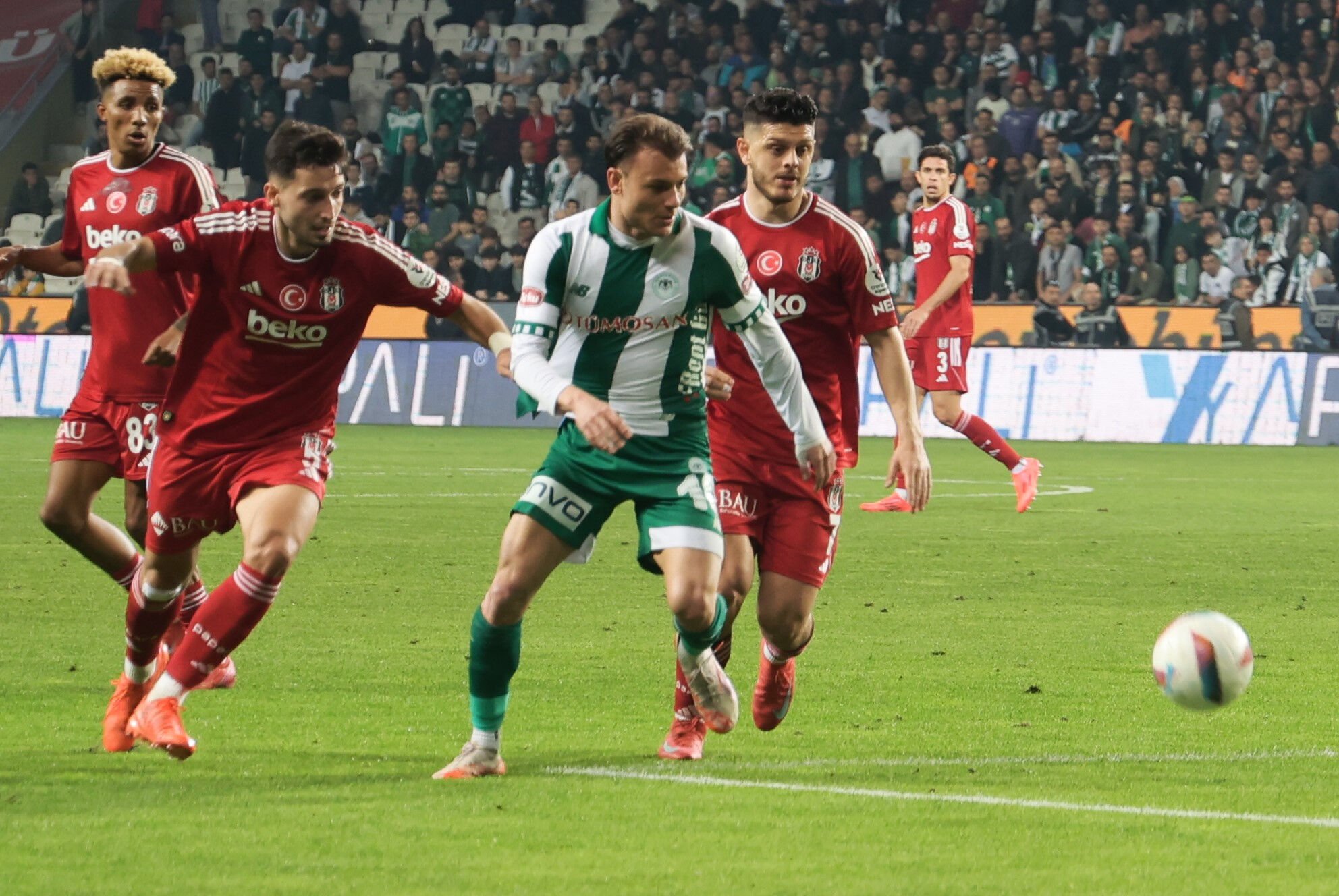 Kartal derbi öncesi nakavt oldu! 9 kişi Konyaspor Beşiktaş'ı 1-0 mağlup etti Kartal derbi öncesi nakavt oldu! 9 kişi Konyaspor Beşiktaş'ı 1-0 mağlup etti - 1. Resim