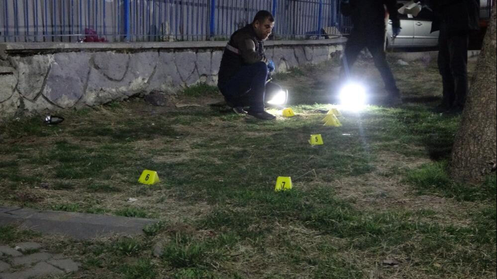 Malatya gece yarısı karıştı! Kurşunlar hava uçuştu, yaralananlar var Malatya gece yarısı karıştı! Kurşunlar hava uçuştu, yaralananlar var - 2. Resim