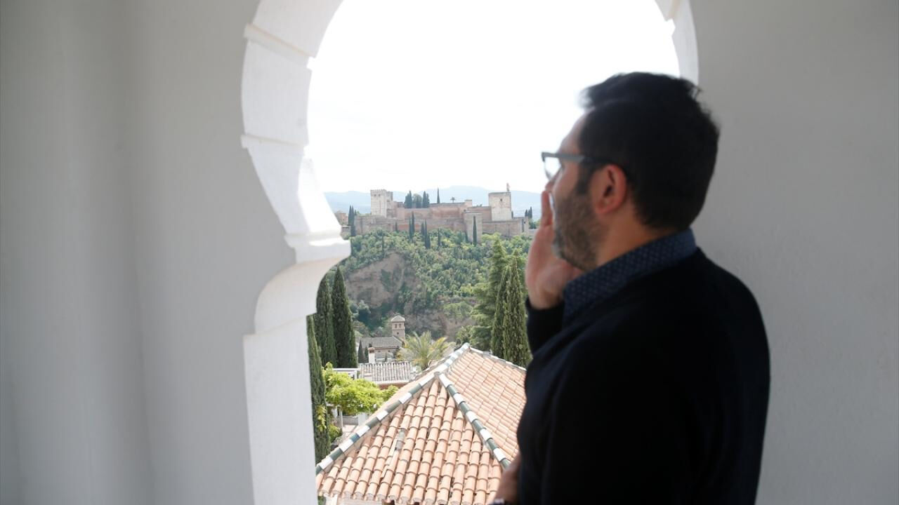 Montero ramazanda Müslüman oldu! Granada Ulu Camii'nden ayrılamıyor Montero ramazanda Müslüman oldu! Granada Ulu Camii'nden ayrılamıyor - 4. Resim