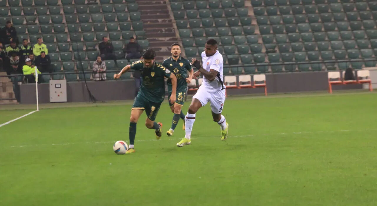 Muhtemel 11 açıklandı! Karagümrük - Kocaelispor maçı hangi kanalda, saat kaçta başlıyor? - 3. Resim