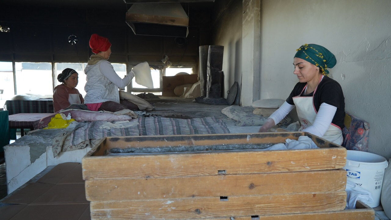 Okuma yazma bilmiyordu, patron oldu! Dağ köyünden çıktı, 10 kadına iş kapısı oldu - 4. Resim