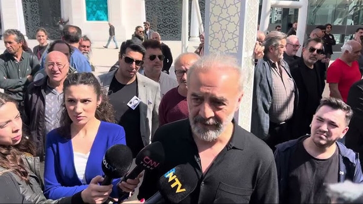 Yılmaz Erdoğan'dan dikkat çeken Şinasi Yurtsever açıklaması:  Yılmaz Erdoğan'dan dikkat çeken Şinasi Yurtsever açıklaması: