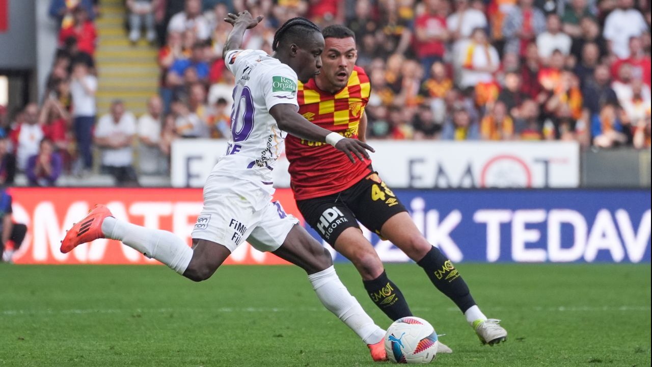 Zirve ile puan farkı 3'e düştü! Trendyol Süper Lig'de şampiyonluk oranları değişti Göztepe ile Eyüpspor yenişemedi: 1-1