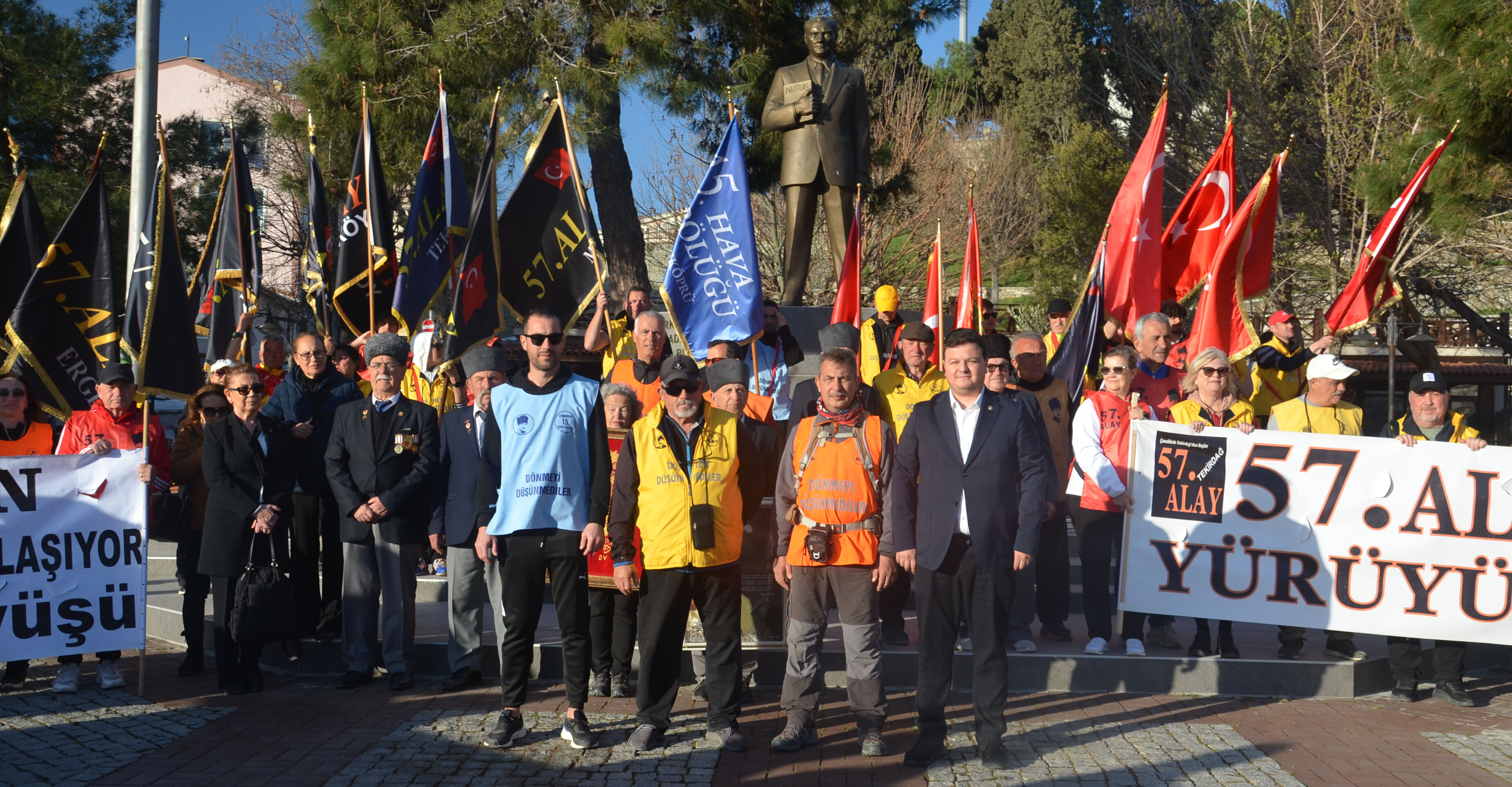 57. Alay şehitlerine vefa! Tekirdağ'dan yürüyerek Gelibolu'ya geldiler 57. Alay şehitlerine vefa! Tekirdağ'dan yürüyerek Gelibolu'ya geldiler - 3. Resim