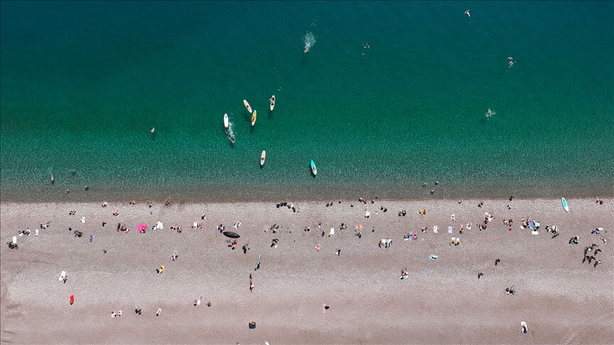 Bayram tatili ve ara tatil birleşti, rezervasyonlar patladı! "Bu sene yer bulmakta sıkıntı çekilebilir" Bayram tatili ve ara tatil birleşti, rezervasyonlar patladı! "Bu sene yer bulmakta sıkıntı çekilebilir" - 1. Resim