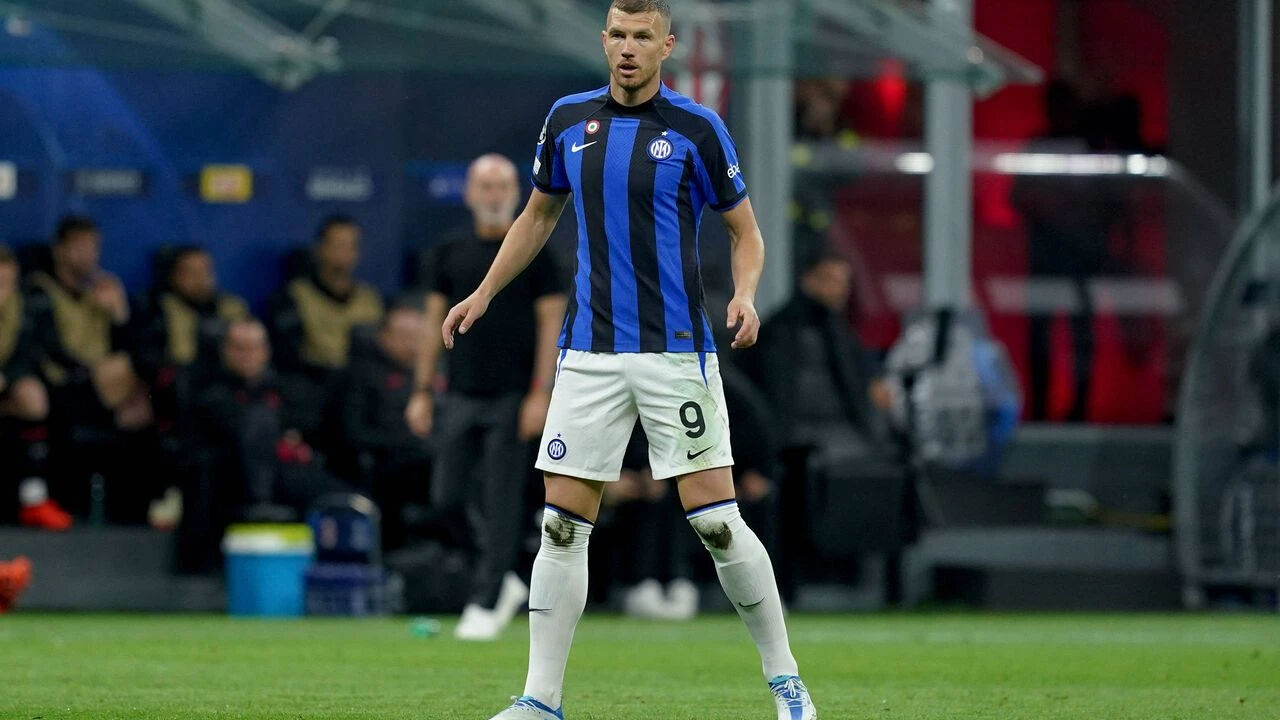 Edin Dzeko kaç yaşında? Fenerbahçe'den Edin Dzeko'nun doğum günü için paylaşım! - 3. Resim