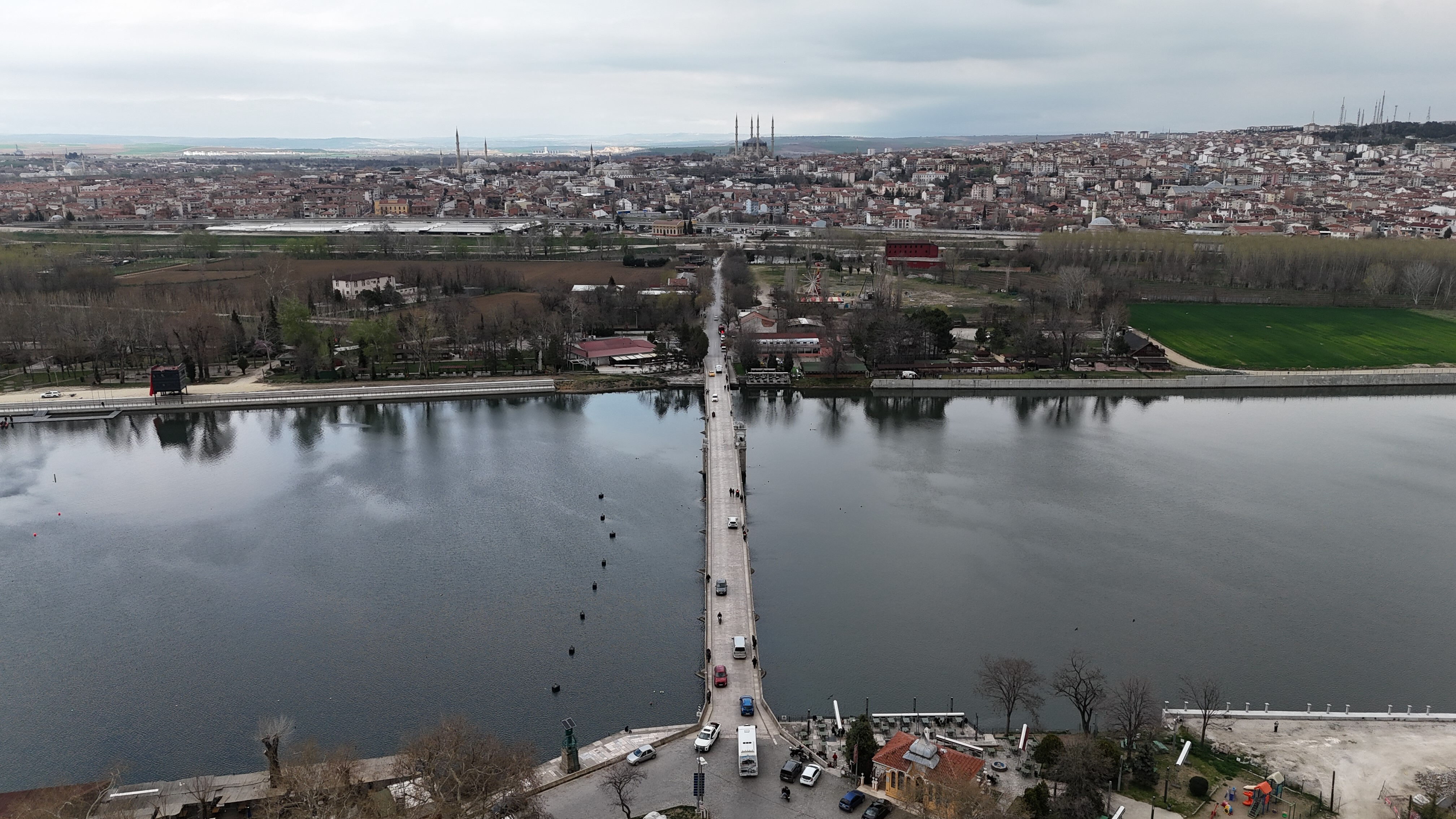 Edirne'de tüyler ürperten görüntüler! Nehirde erkek cesedi bulundu - 2. Resim