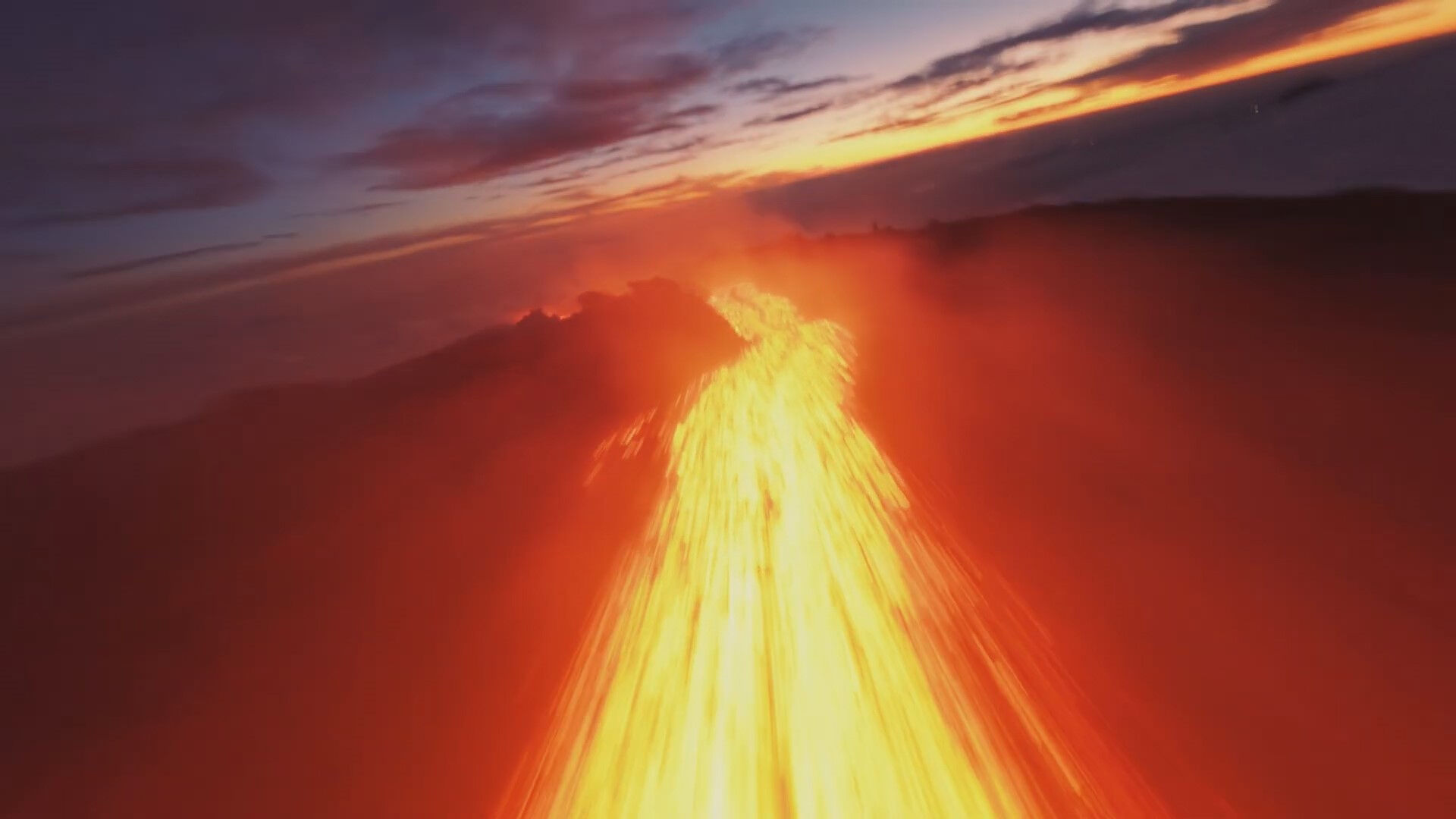 İzleyenlere görsel şölen yaşattı! Yanardağ patlarken o kayak yaptı - 2. Resim