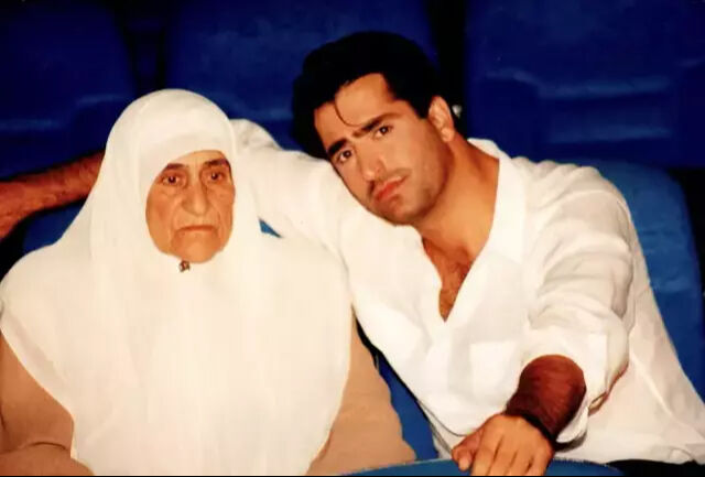 Mahsun Kırmızıgül aldığı haberle yıkıldı! Mezarın başında hüngür hüngür ağladı - 3. Resim