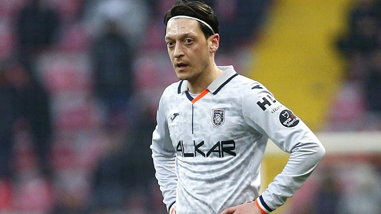 Mesut Özil eski kulübünden veto yedi! 