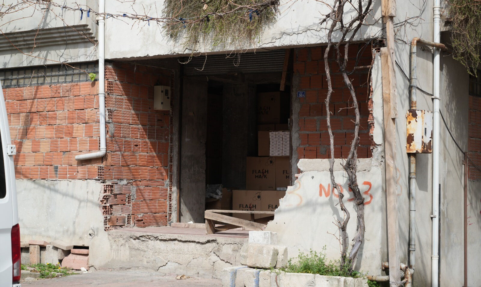 Tanesi 120 euro, elinde bir tır dolusu var! Bedava verse de alan yok, yardım bekliyor - 1. Resim