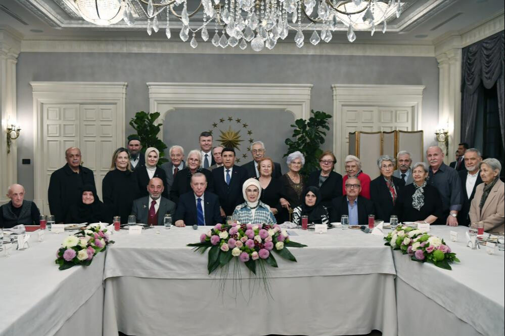 Cumhurbaşkanı Erdoğan'dan yaşlılar iftarına s&uuml;rpriz ziyaret - 2. Resim