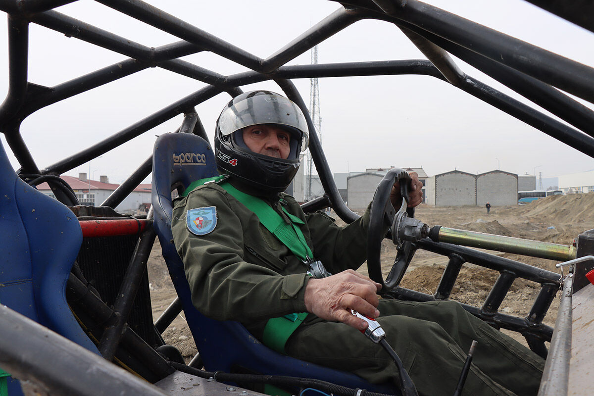 Doğal gaz borularıyla araba yaptı! Erzincanlı usta off-road aracıyla meydan okudu - 1. Resim