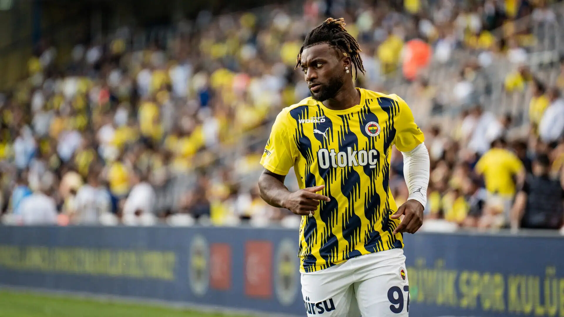 Fenerbahçe'de büyük hayal kırıklığı! Maximin elde patladı Fenerbahçe'de büyük hayal kırıklığı! Maximin elde patladı - 1. Resim