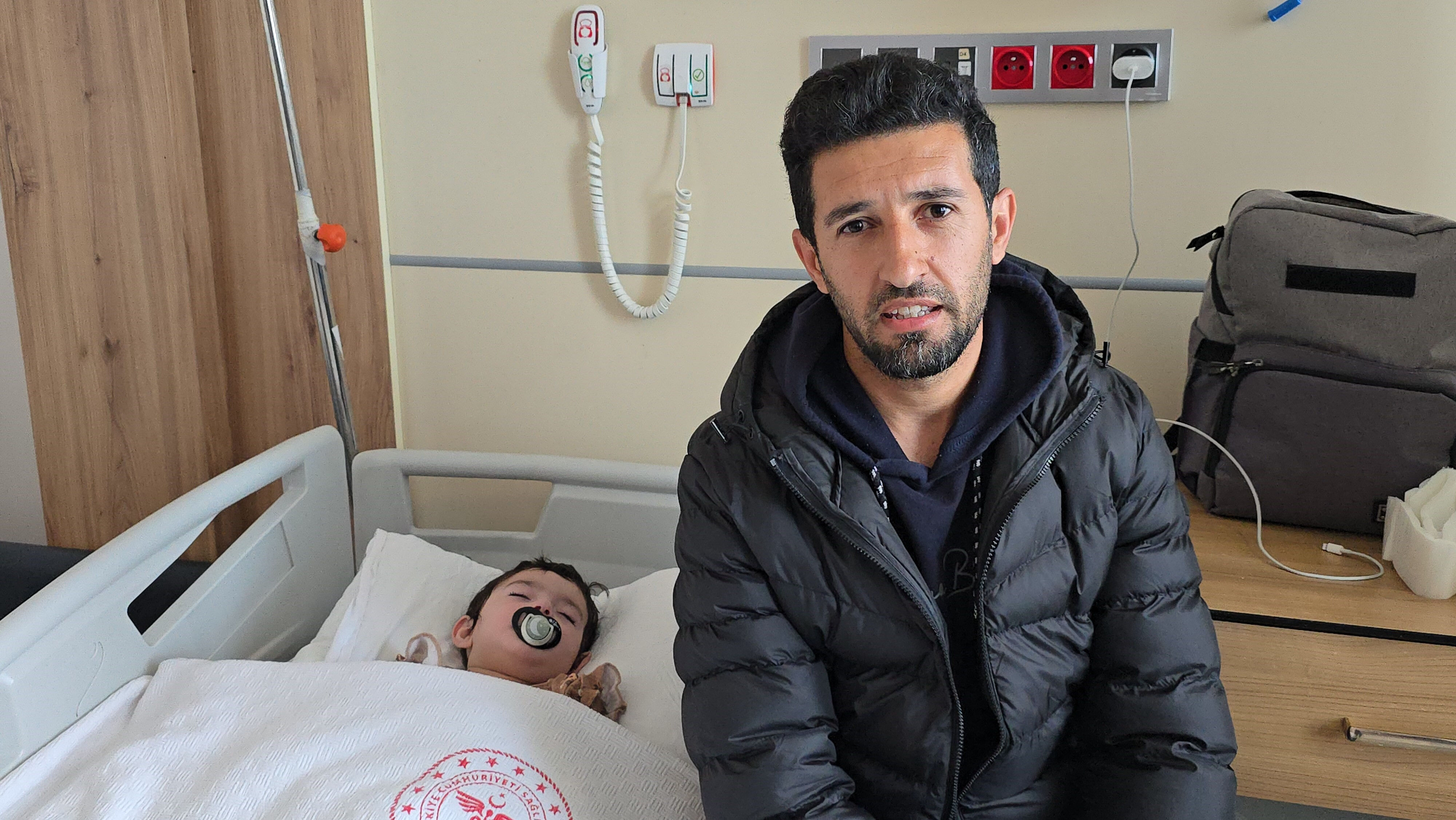 Heimlich Manevrası da çare olmadı! 9 aylık Merve'nin boğazına bıçak gibi saplandı - 2. Resim