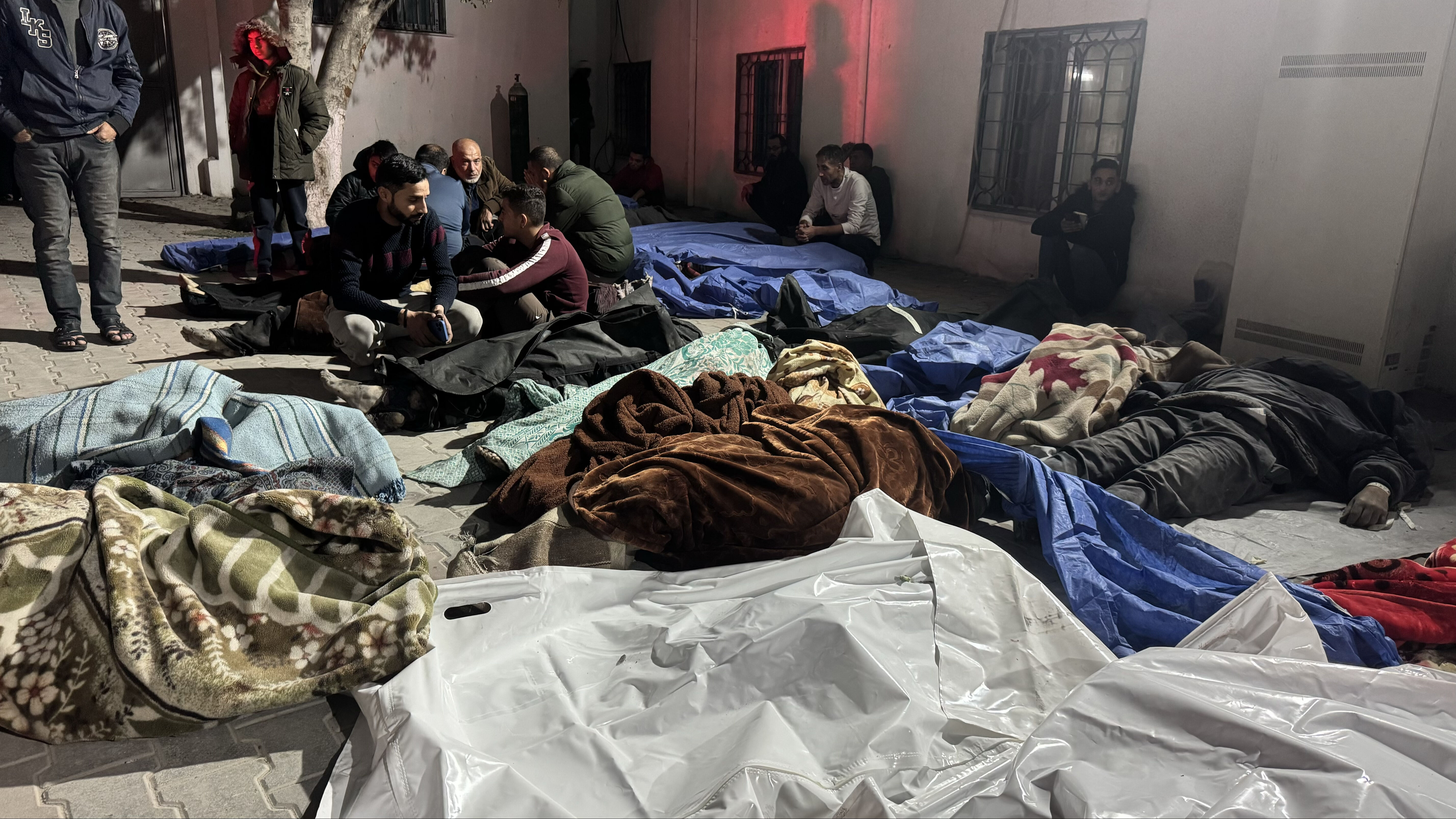 İsrail ateşkesi bozdu, Gazze'ye geniş çaplı saldırı başlattı! Çok sayıda ölü var - 1. Resim