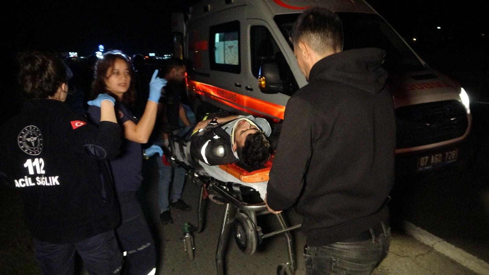 Otoyolda peş peşe iki kaza! Yardım için durmuştu, motosiklet çarptı Otoyolda peş peşe iki kaza! Yardım için durmuştu, motosiklet çarptı - 1. Resim