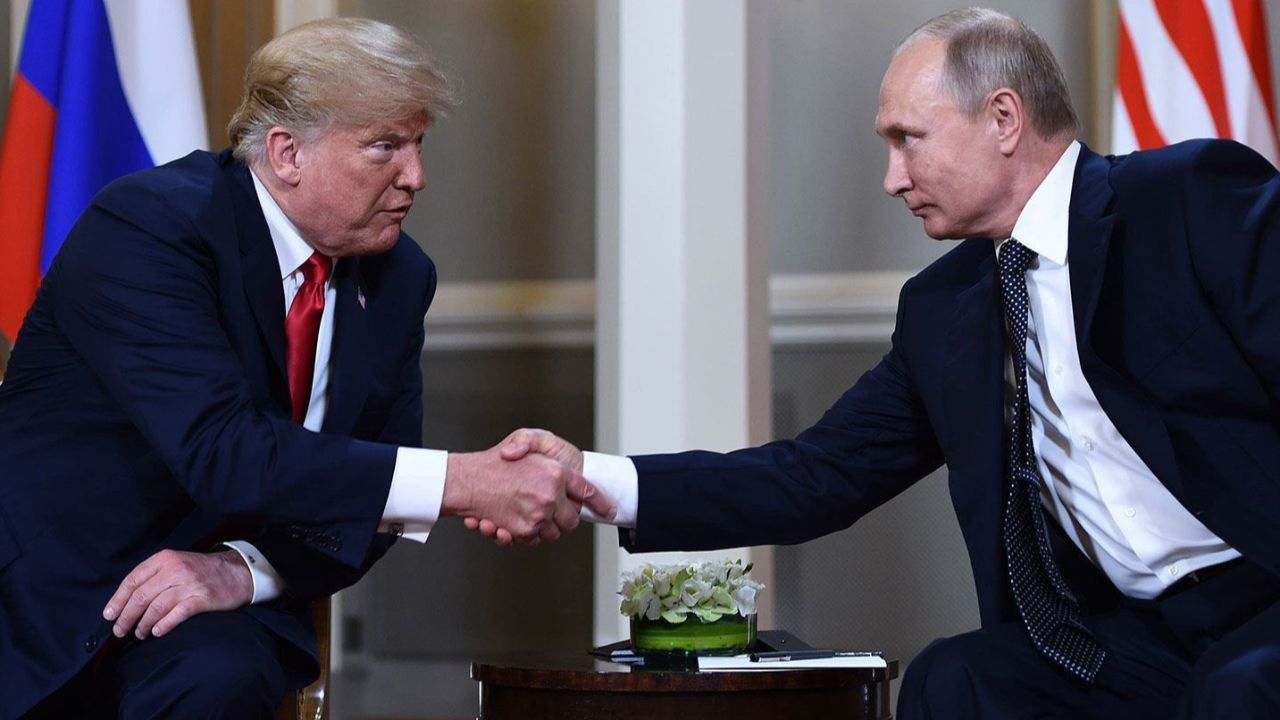 Trump-Putin görüşmesinde neler konuşuldu? Dünyanın gözü Beyaz Saray’da!