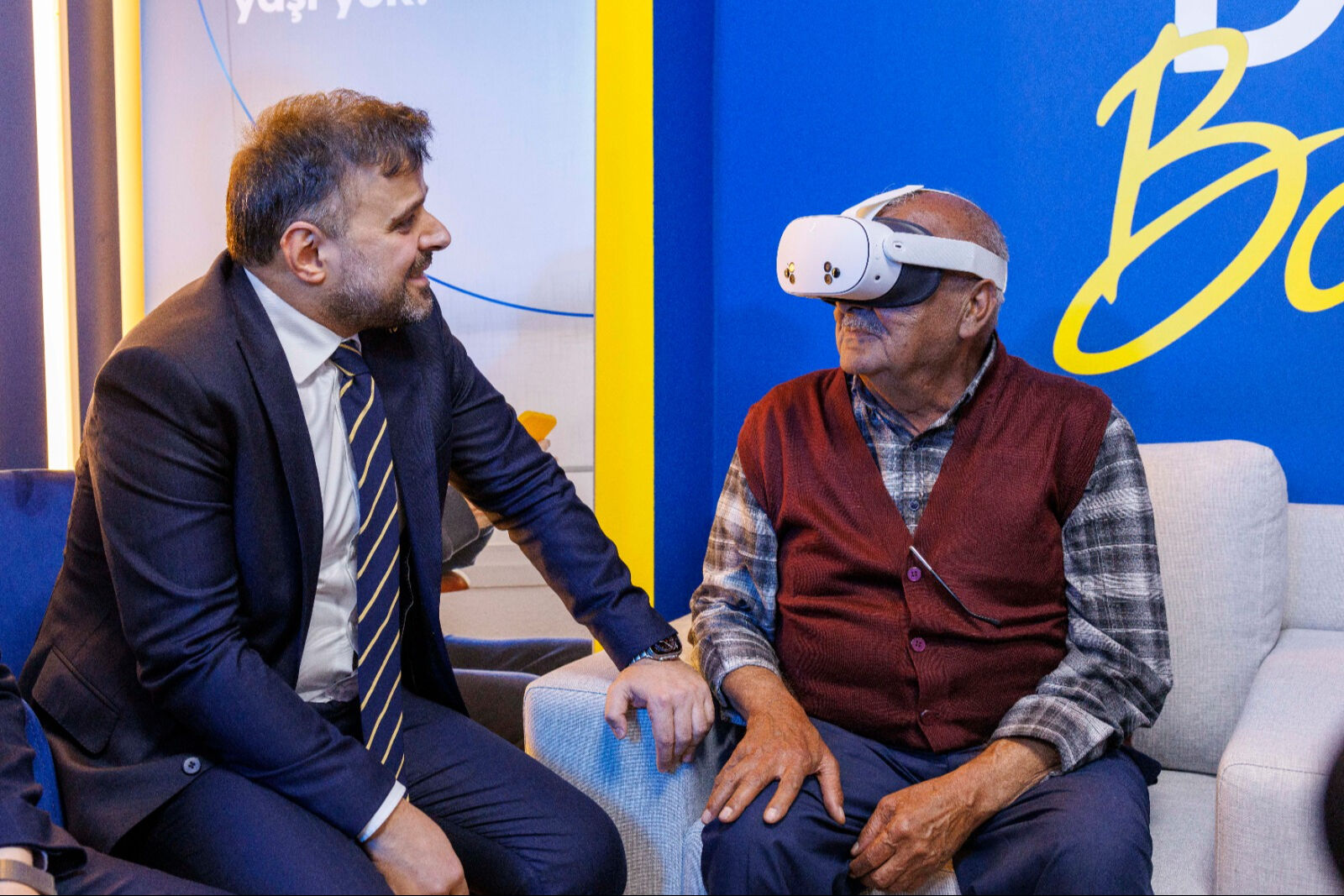 Turkcell, huzurevlerinde teknoloji odaları açmaya devam ediyor: 20. ‘Dijital Bahar Odası’ Gaziantep’te açıldı - 1. Resim