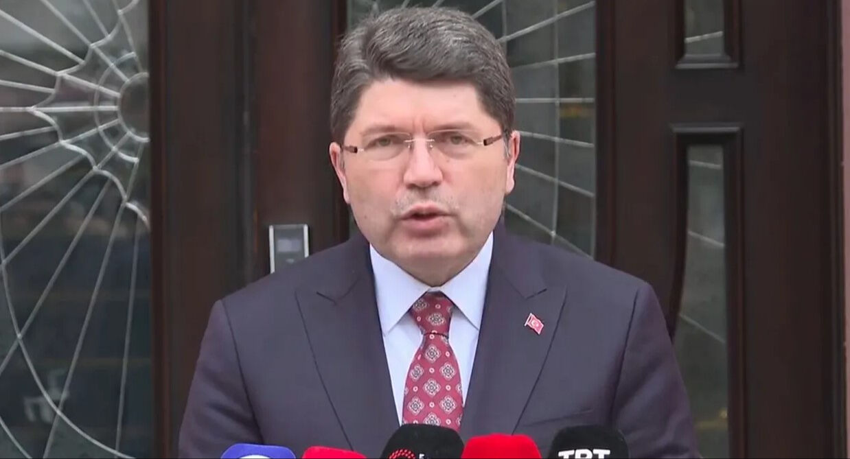 Adalet Bakanı Yılmaz Tunç'tan  Adalet Bakanı Yılmaz Tunç'tan