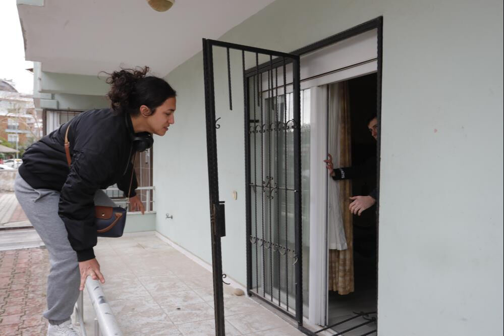 Arkadaşına ulaşamayınca gözyaşlarına boğuldu! Gerçek bambaşka çıktı - 1. Resim