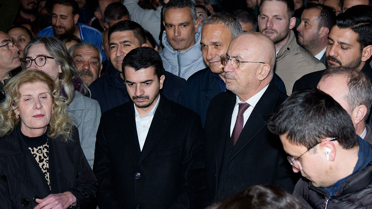 CHP'den YÖK önünde İmamoğlu eylemi! - 1. Resim