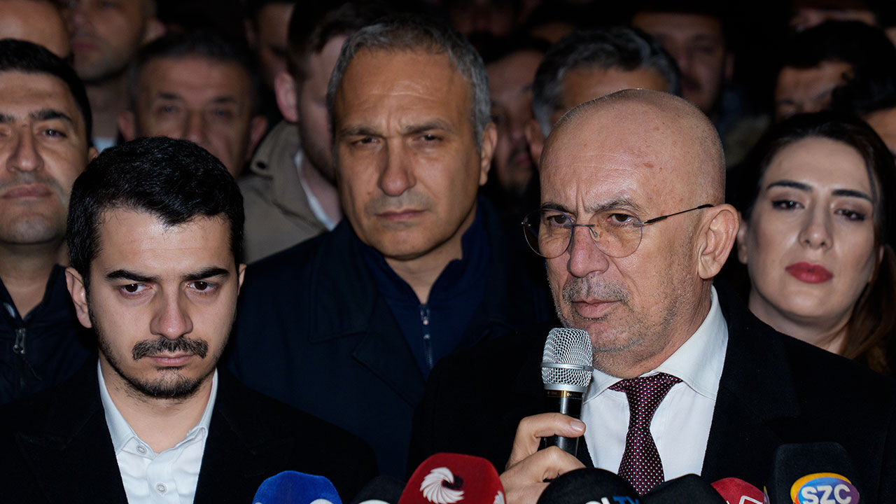 CHP'den YÖK önünde İmamoğlu eylemi! - 2. Resim