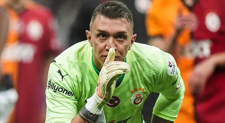 Galatasaray'da kalede yeni dönem! Berke Özer’e güven tam - 1. Resim