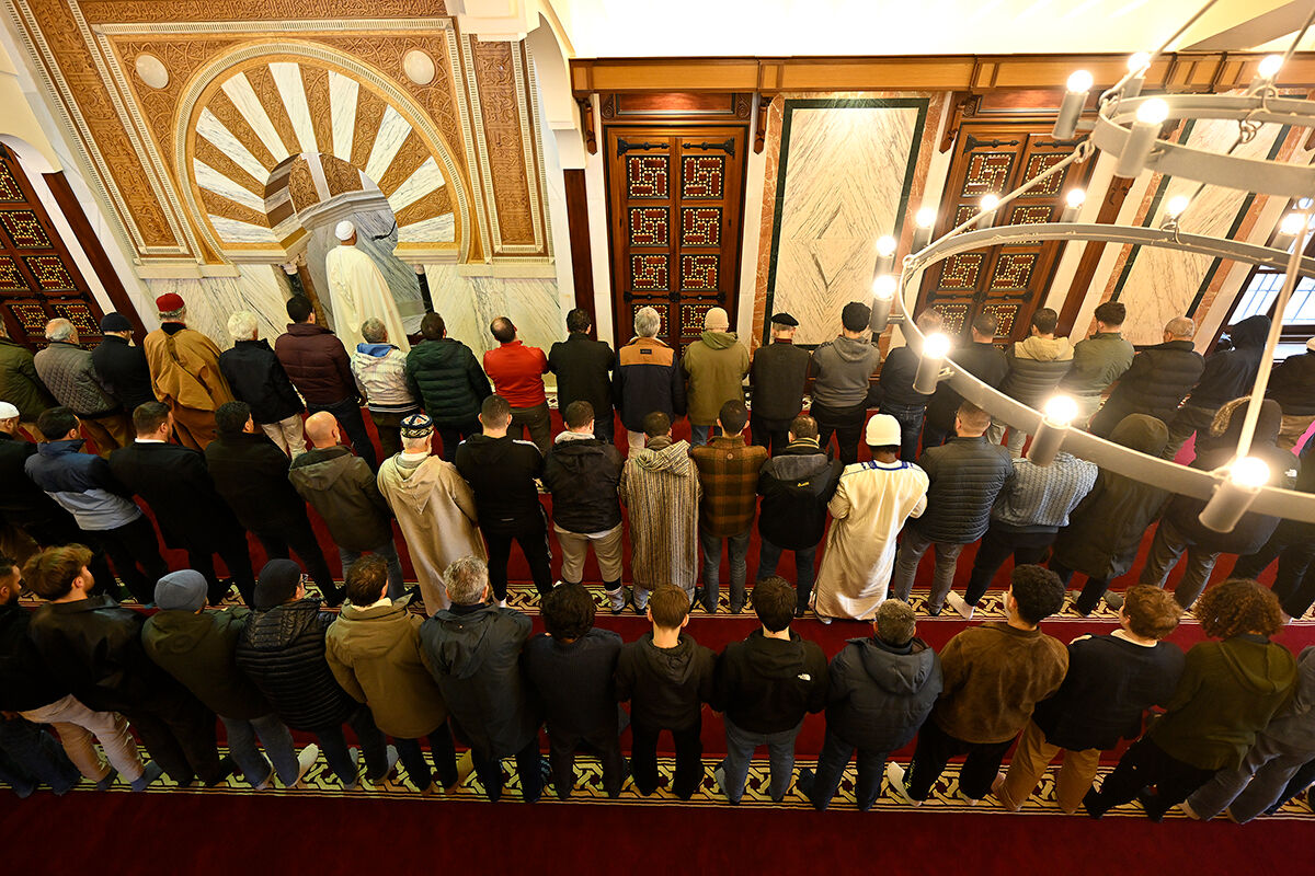 Her cuma bir kişi Müslüman oluyor! Granada Ulu Camii Endülüs ruhunu yaşatıyor Her cuma bir kişi Müslüman oluyor! Granada Ulu Camii Endülüs ruhunu yaşatıyor - 2. Resim