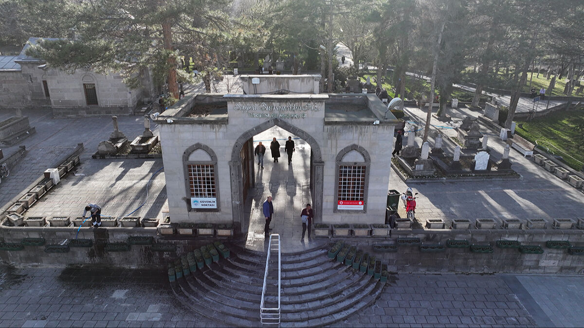 Kayseri'de ramazan bereketi! Mevlana'nın hocası Seyyid Burhaneddin türbesinde binlerce kişi iftar ediyor - 5. Resim