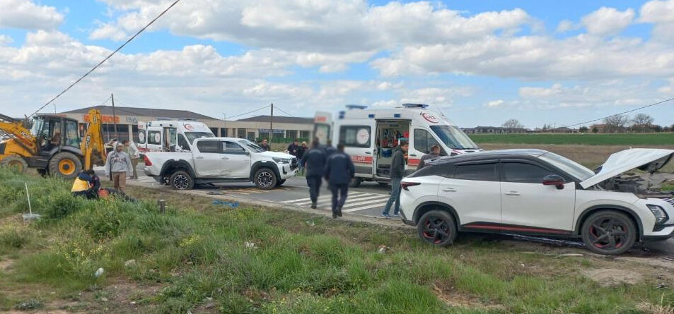 Tekirdağ'da zincirleme kaza: Yaralılar arasında askeri personel de var Tekirdağ'da zincirleme kaza: Yaralılar arasında askeri personel de var - 1. Resim