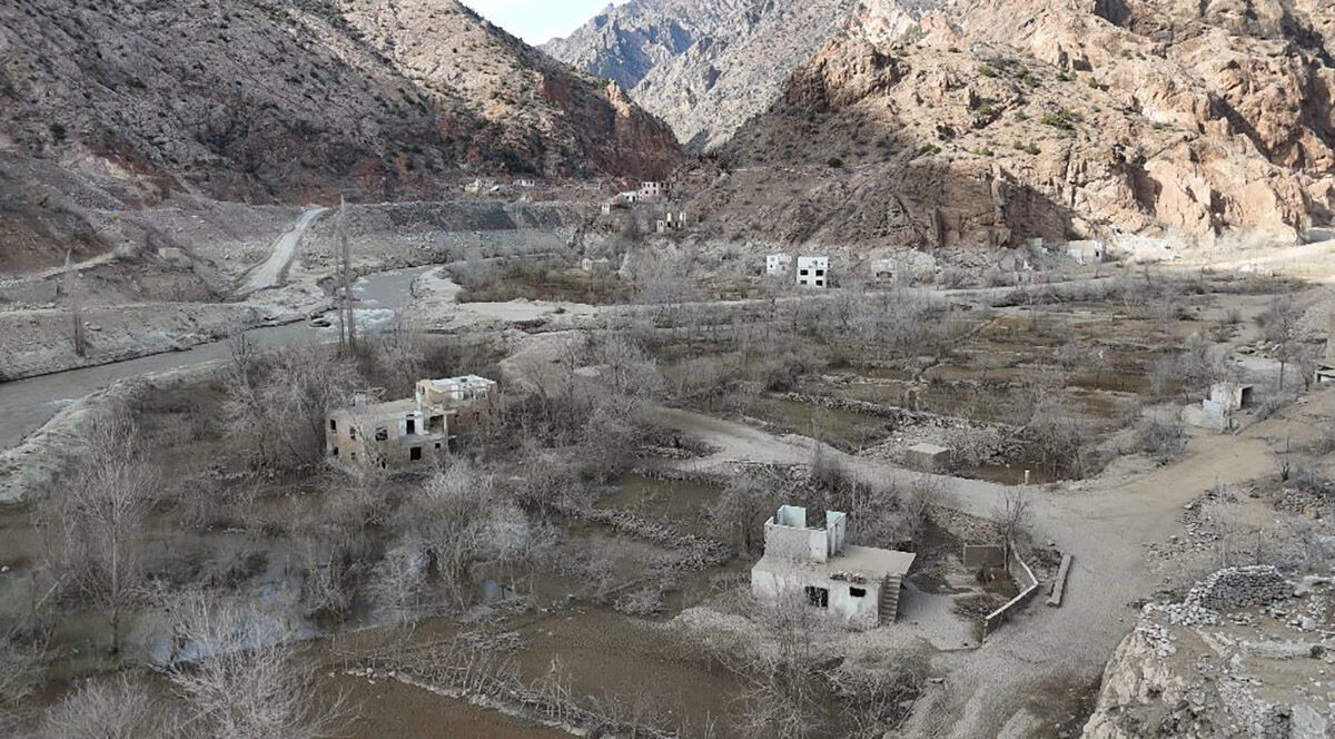 Yusufeli Barajı yutmuştu! Yıllardır su altındaki asırlık köy ortaya çıktı - 6. Resim