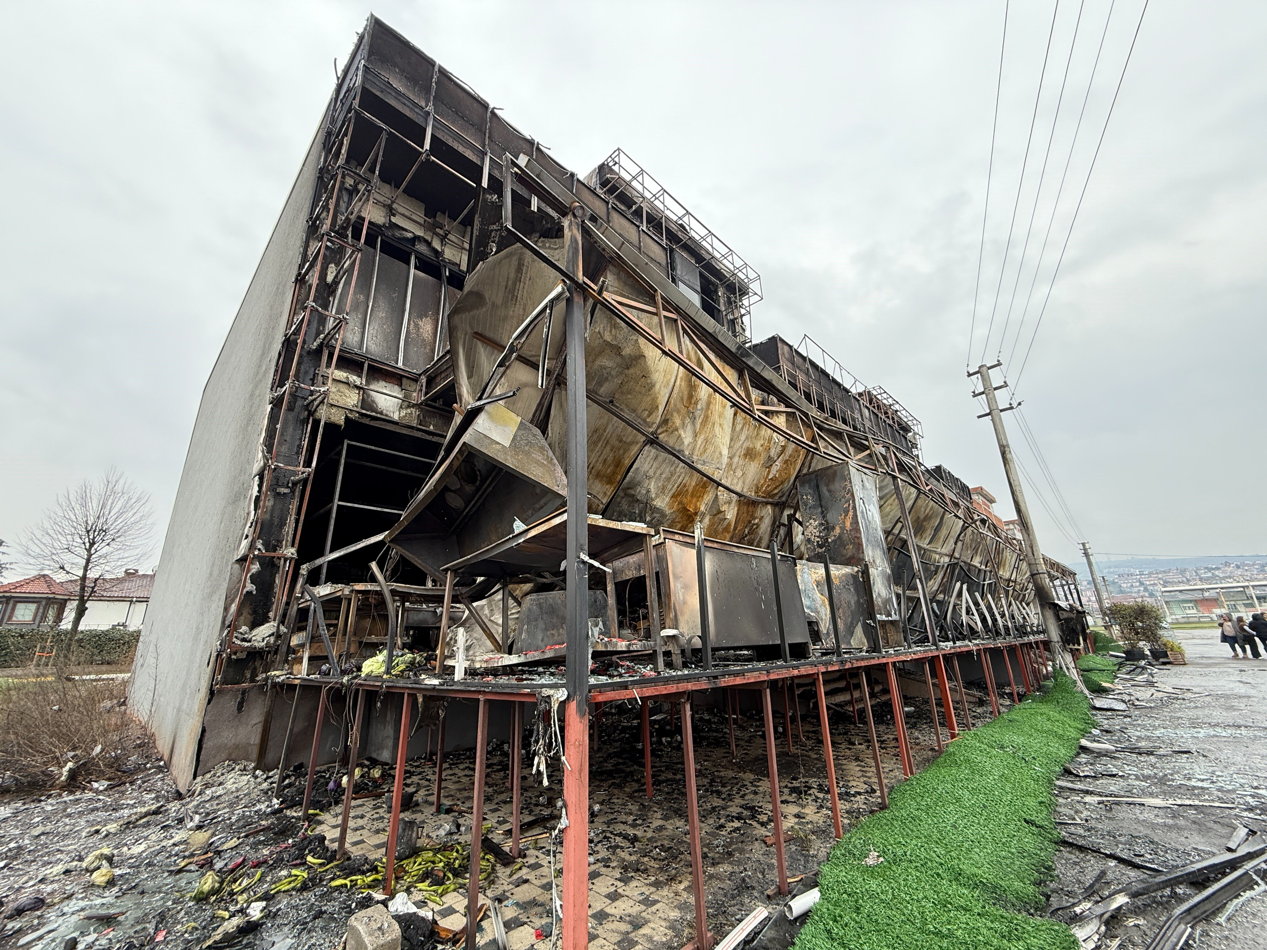 20 milyon lirası bir gecede kül oldu! Gözyaşlarıyla anlattı - 2. Resim