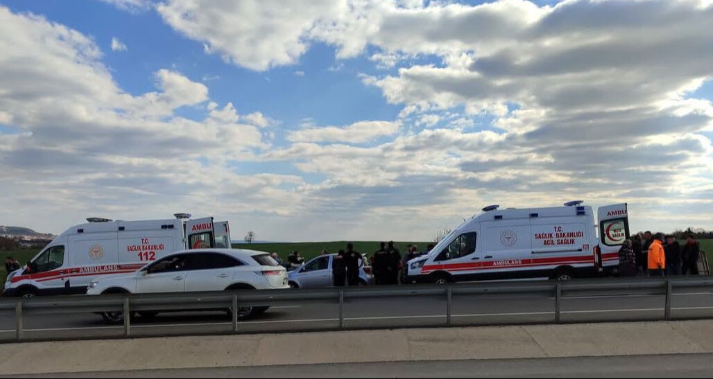 Edirne'de okul servisi devrildi: Çok sayıda öğrenci yaralandı - 1. Resim