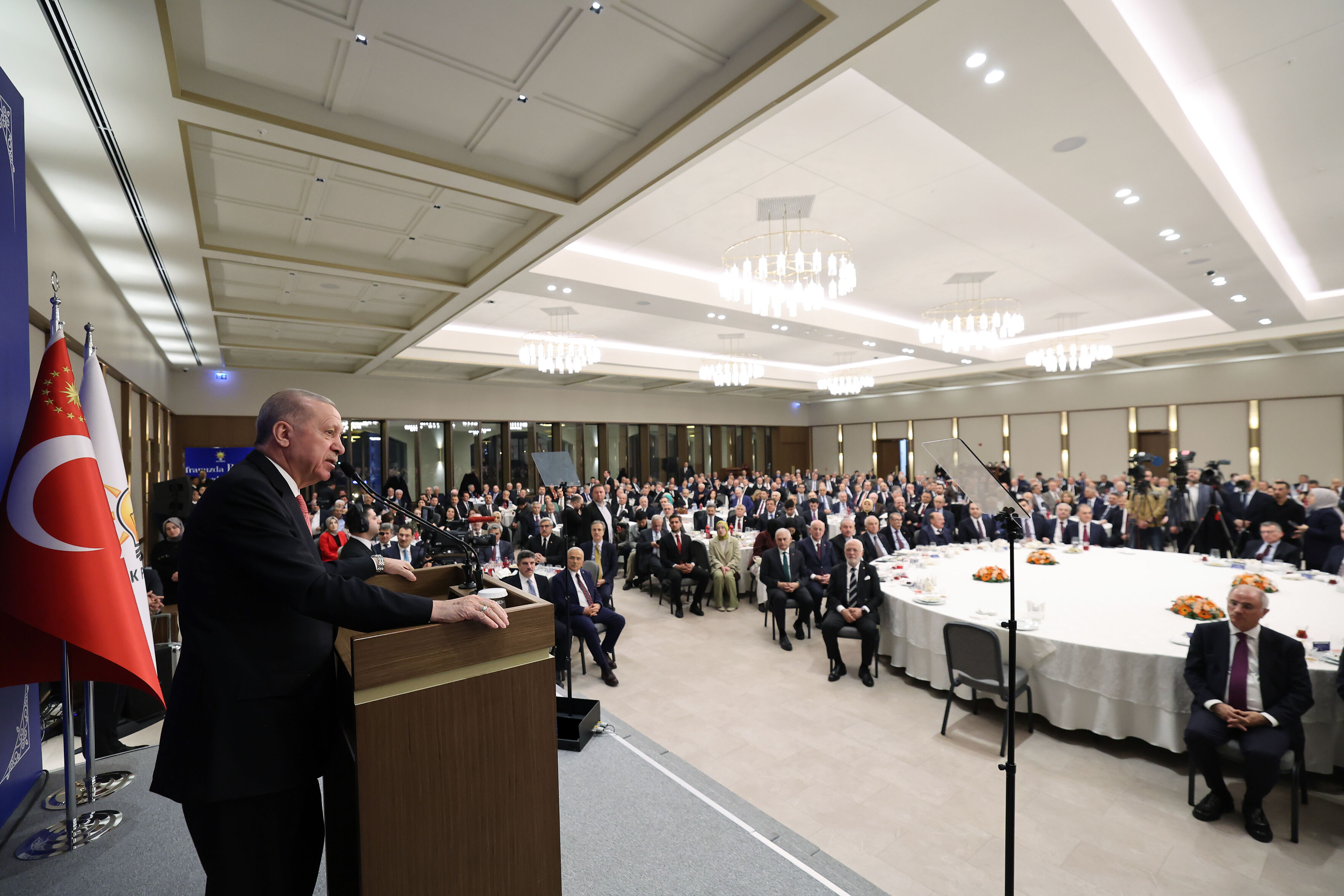 Erdoğan'dan İBB'de yolsuzluk davası için kritik açıklama:  Erdoğan'dan İBB'de yolsuzluk davası için kritik açıklama: