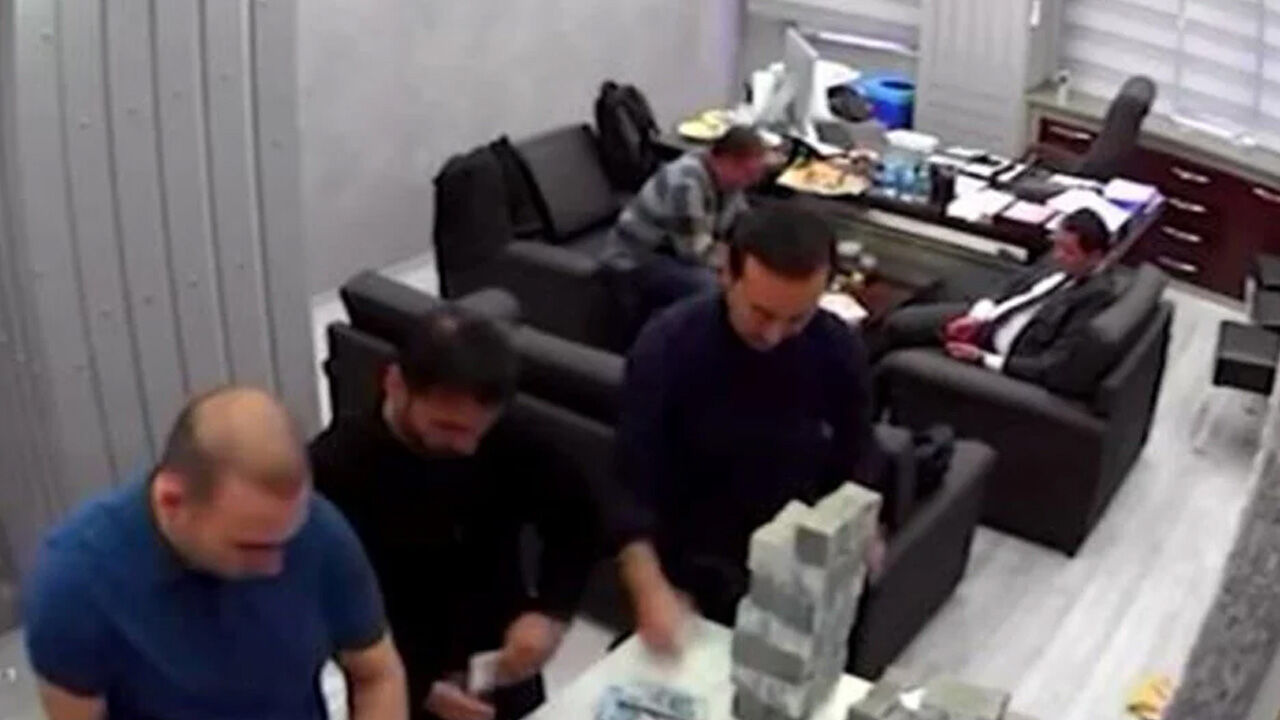 İmamoğlu gözaltına alındı, suçlama ağır: Terör ve yolsuzluk - 1. Resim