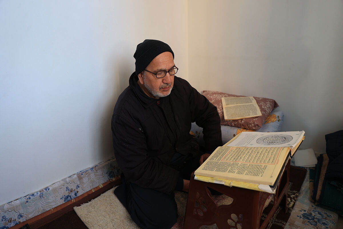 'İtikafa nasıl yapılır'ı uygulamalı cevap! Camide itikafa girenler yoğun ibadetle meşgul oluyor - 3. Resim