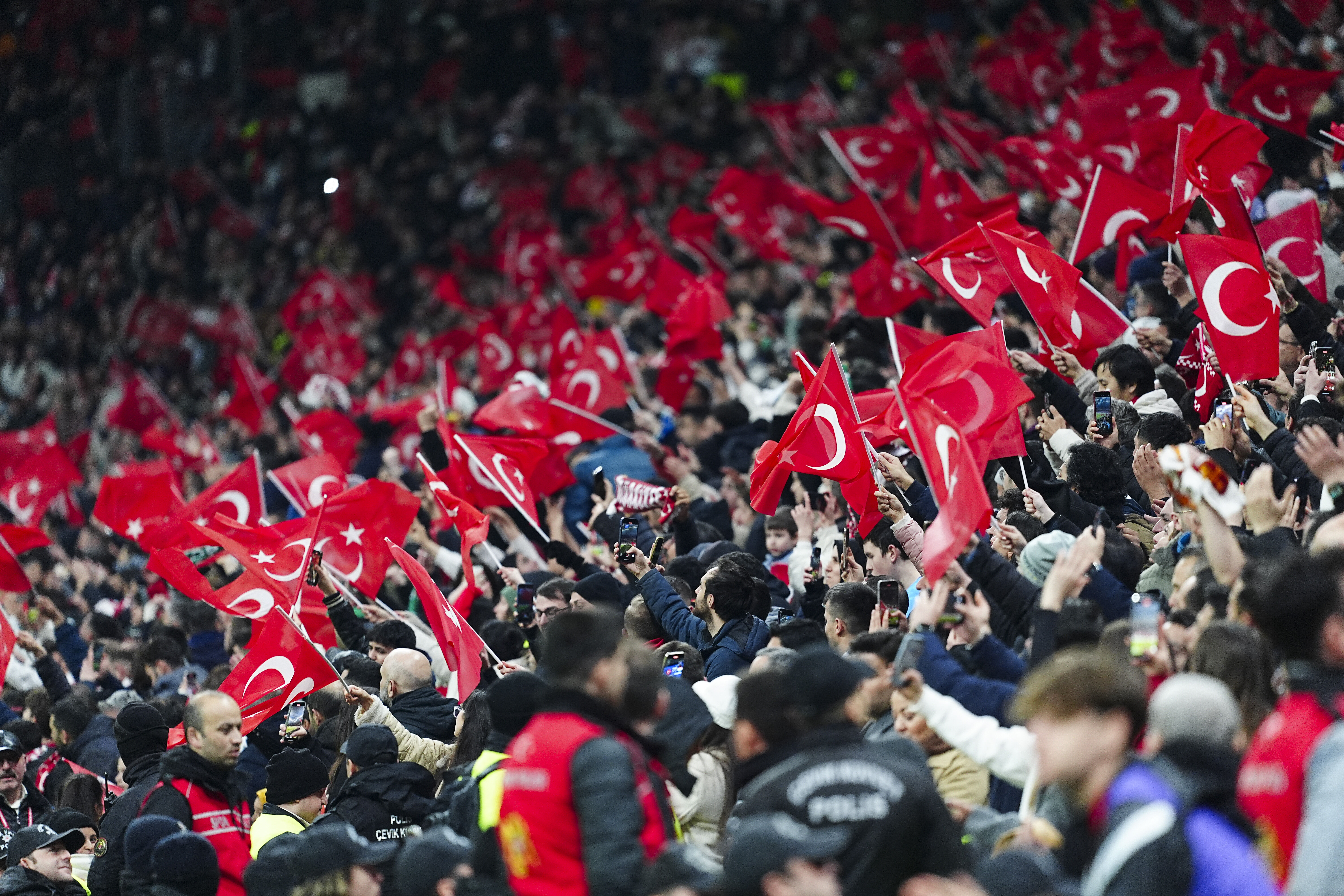 Kerem Aktürkoğlu'ndan Macaristan zaferi sonrası net mesaj! “Hedefimiz A Ligi” Kerem Aktürkoğlu'ndan Macaristan zaferi sonrası net mesaj! “Hedefimiz A Ligi” - 3. Resim