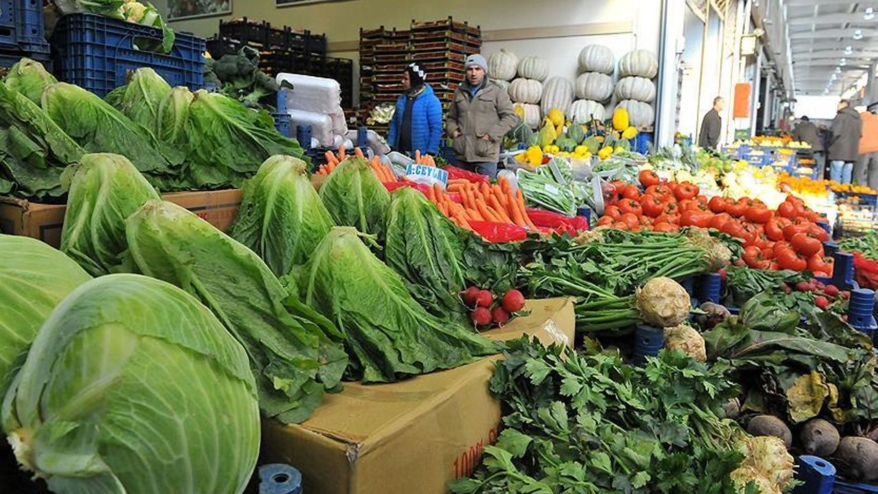 Marulda fiyat uçurumu şaşkına çevirdi! Tarlada 5 TL&#039;ye, markette 5 katına satılıyor