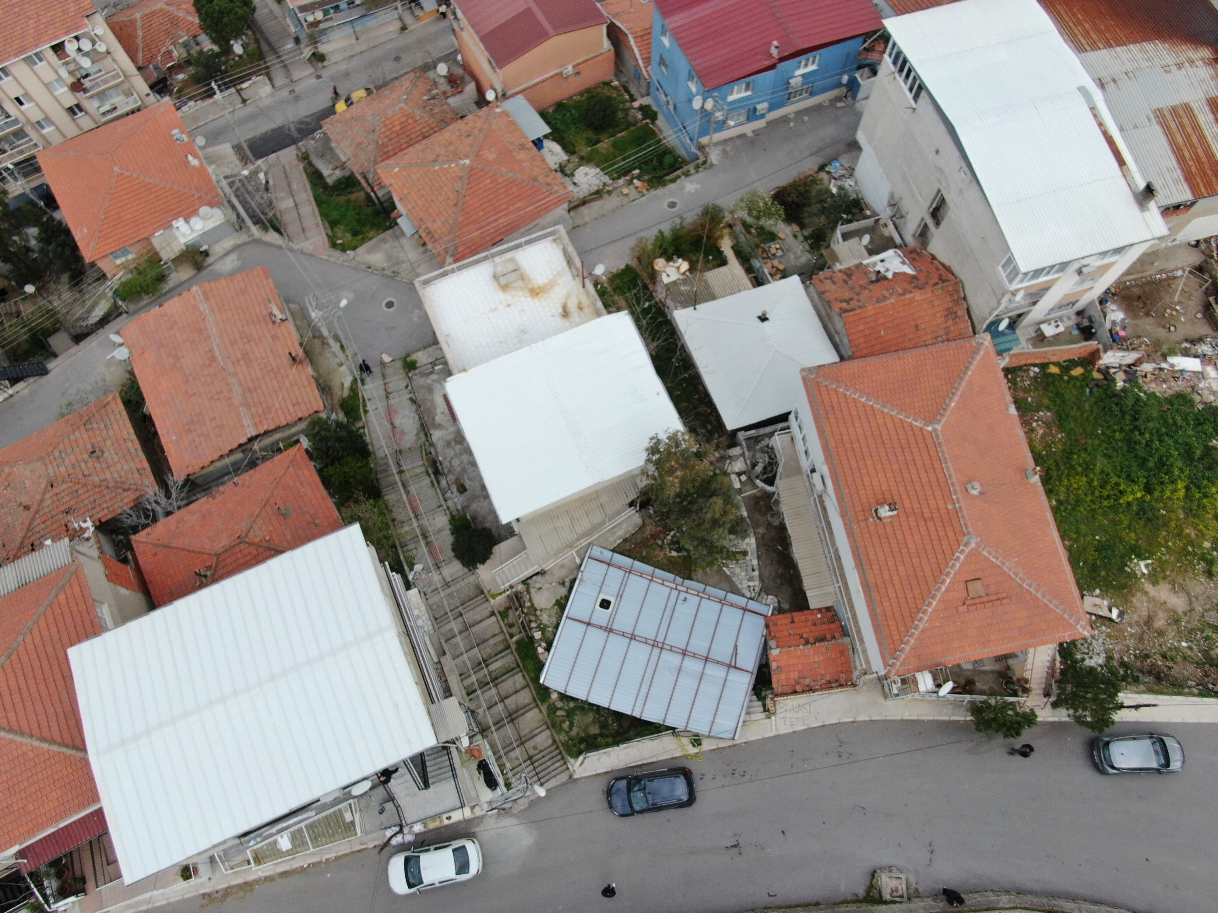 Rüzgar baba ve oğlun canını almıştı! Acı olayın kahreden detayları yürekleri sızlattı: Öylece duvar dibinde... - 1. Resim