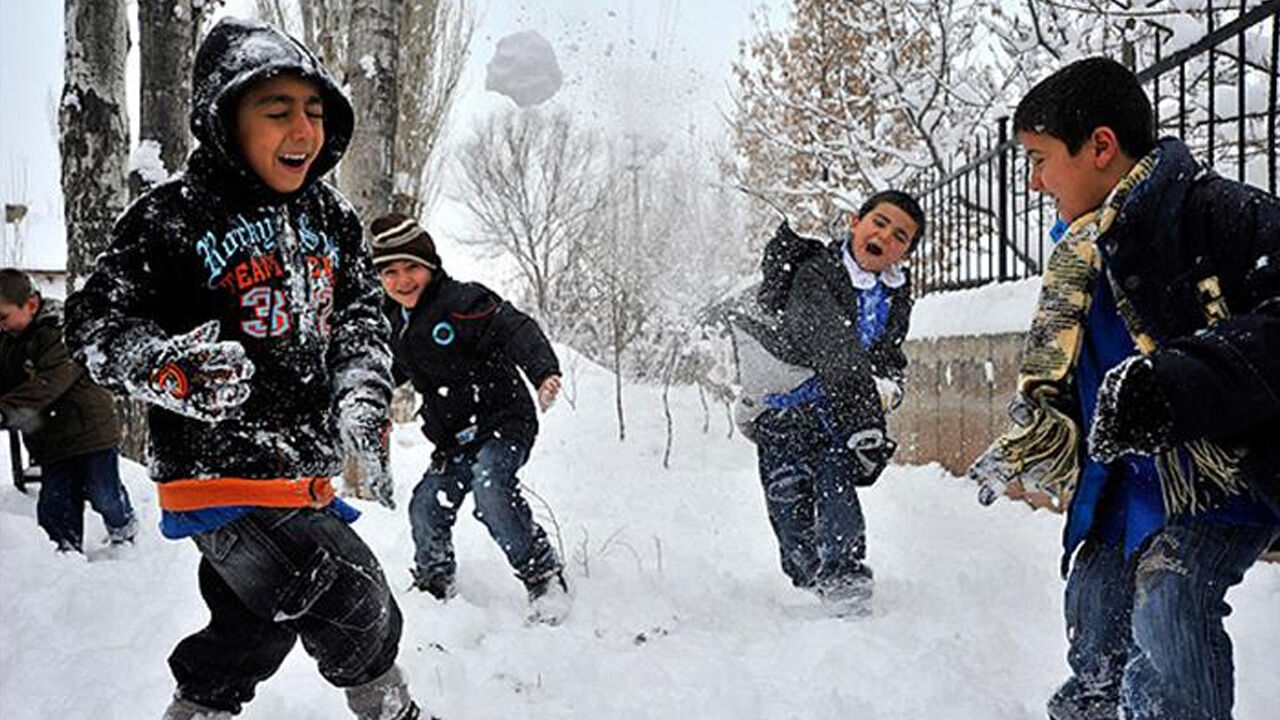 Valiliklerden açıklama geldi! O illerde okullar tatil edildi - 3. Resim