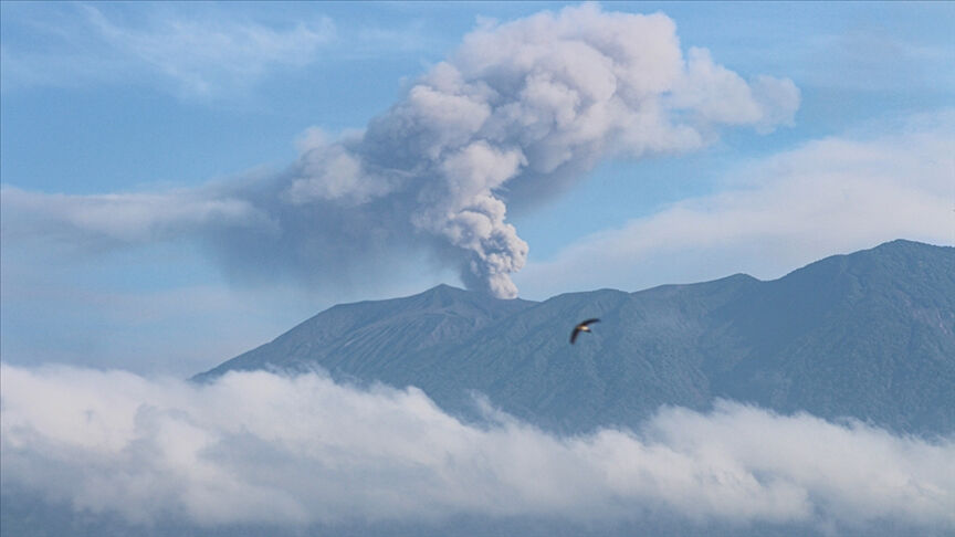 Endonezya'daki Lewotobi Laki Laki Yanardağı'nda patlama! - 1. Resim