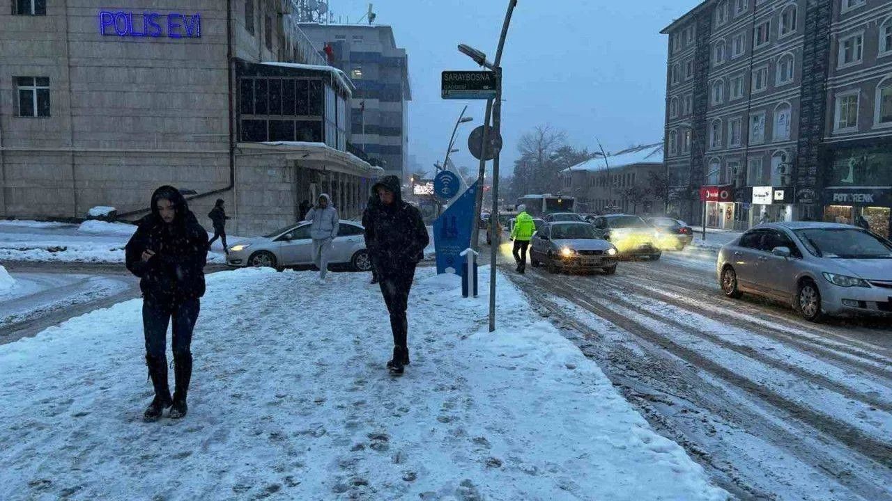 Erzurum&#039;da okullar tatil mi? 21 Mart Erzurum Valiliği açıklaması bekleniyor!