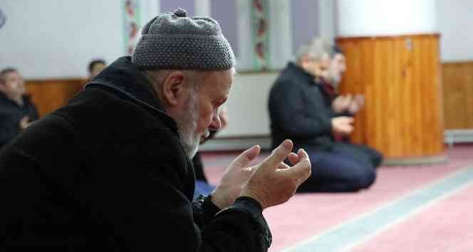 Kadir Gecesi hangi dualar okunur? Peygamber Efendimizin Kadir Gecesi duası ve anlamı merak ediliyor Kadir Gecesi hangi dualar okunur? Peygamber Efendimizin Kadir Gecesi duası ve anlamı merak ediliyor - 1. Resim