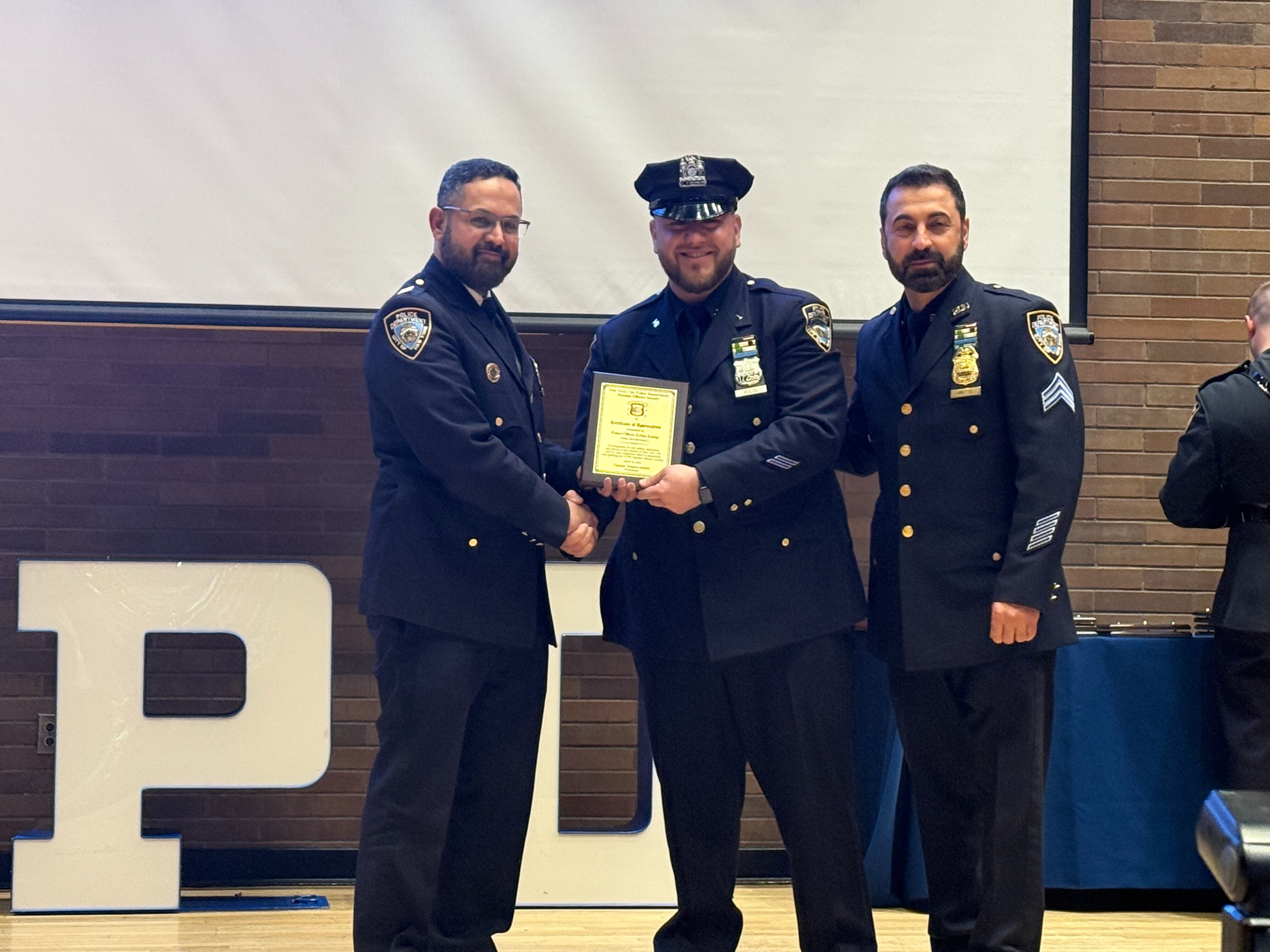 New York’ta görev yapan Müslüman polisler iftar programında bir araya geldi New York’ta gören yapan Müslüman polisler iftar programında bir araya geldi - 1. Resim