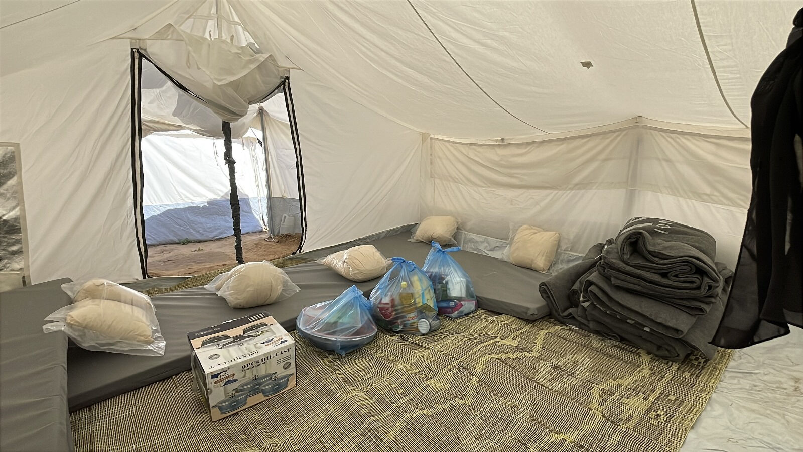 Sadakataşı Gazze'de çadır kent açılışı gerçekleştirdi Sadakataşı Gazze'de çadır kent açılışı gerçekleştirdi - 1. Resim