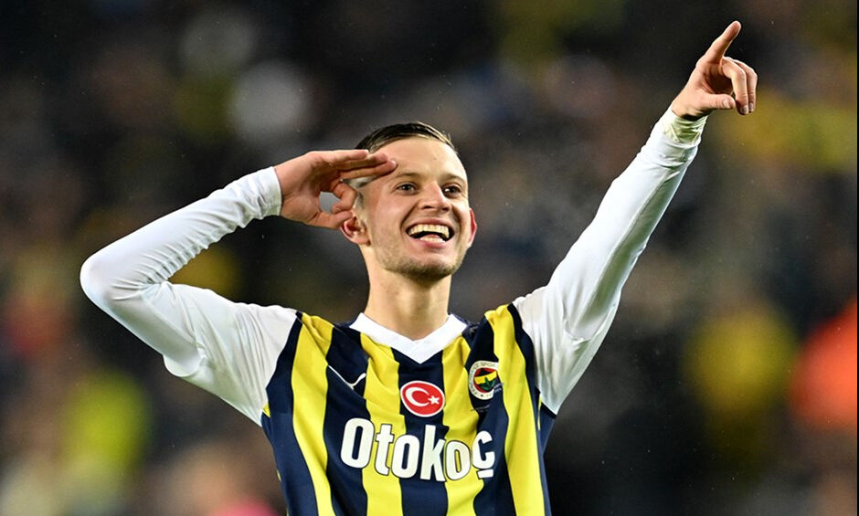 Sebastian Szymanski'ye Avrupa’dan büyük ilgi! Fenerbahçe bonservisi belirledi Sebastian Szymanski'ye Avrupa’dan büyük ilgi! Fenerbahçe bonservisi belirledi - 2. Resim