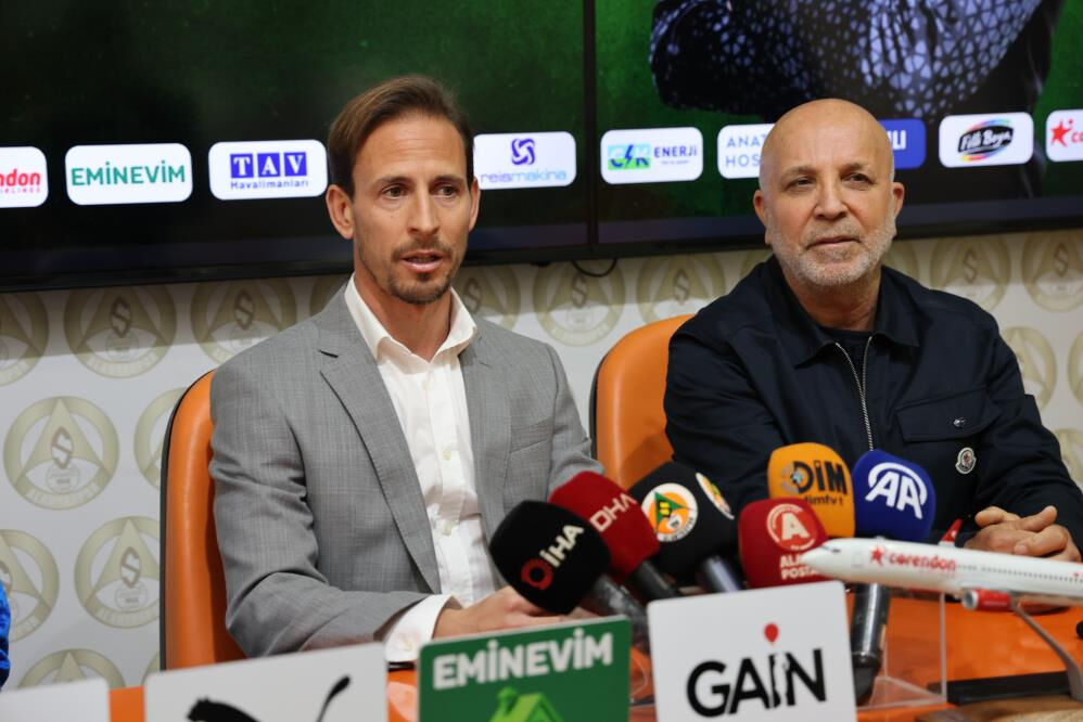 Alanyaspor yeni teknik direktörünü duyurdu! Eski Trabzonsporlu göreve geldi - 1. Resim